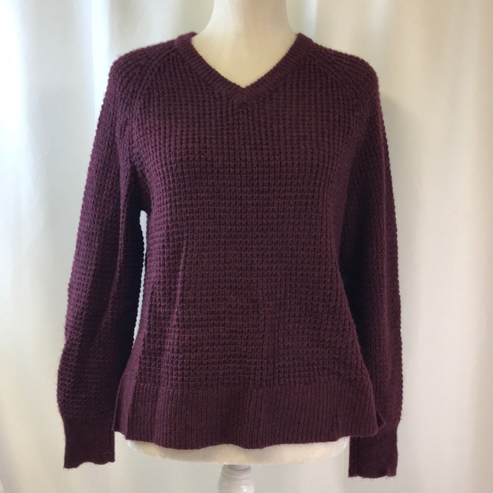 Levi’s Burgundy Knit V-Neck Sweater Size XSmall